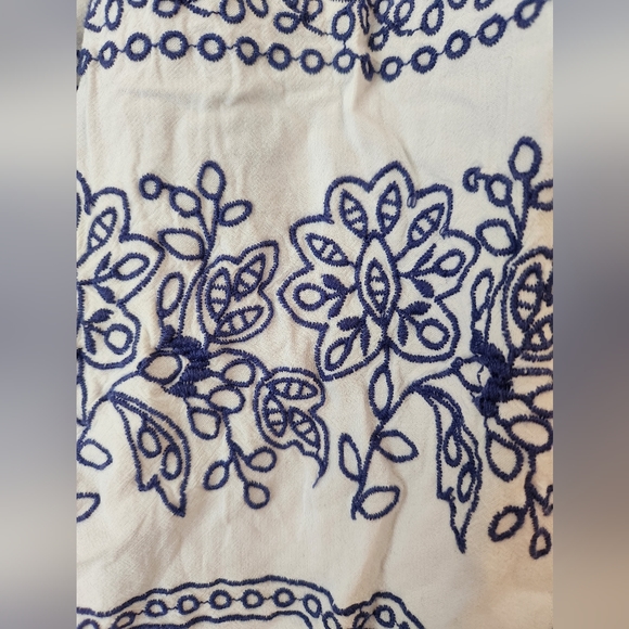 Loft Petites Size MP Blue White Floral Embroidered Halter Cami - Picture 2 of 3